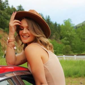 Meet your Posher, Taylor